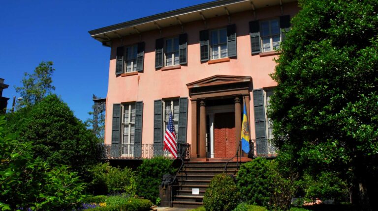 andrew lowe house in savannah