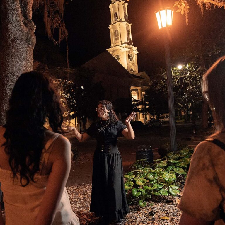 ghost town trolley guide in savannah